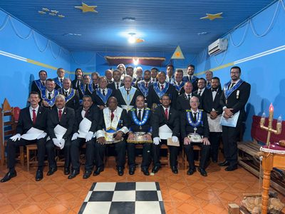 LOJA ERNANI CORREA FRÓES REALIZA SESSÃO MAGNA DE INICIAÇÃO E FORTALECE UNIÃO MAÇÔNICA EM COSTA MARQUES